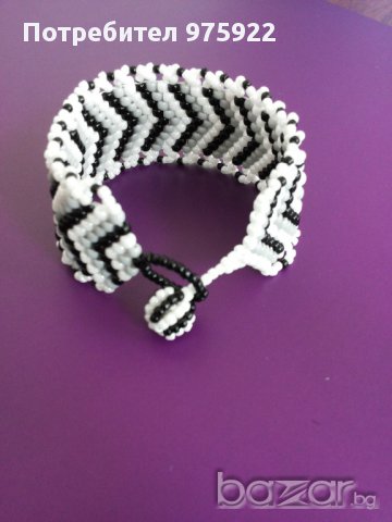 Гривна от мъниста, снимка 3 - Гривни - 12426743