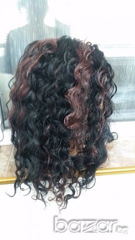 Нова черна Афро с тъмно кестеняви кичури перука 50 см  - мод.81, снимка 4 - Аксесоари за коса - 21361417