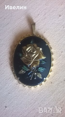 ретро медальон