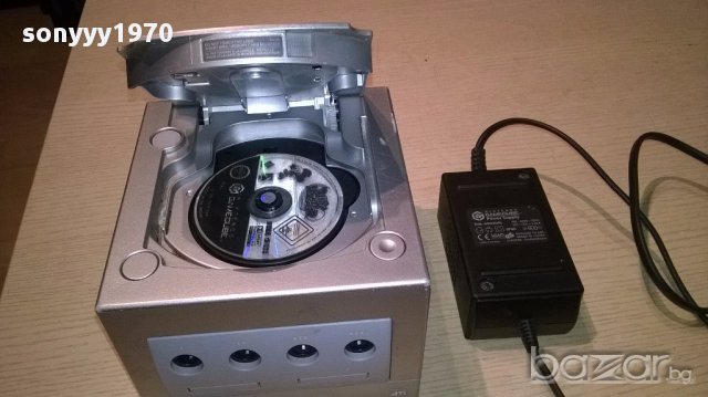 Nintendo game cube+adapter+игра-внос швеицария, снимка 1 - Nintendo конзоли - 15133407