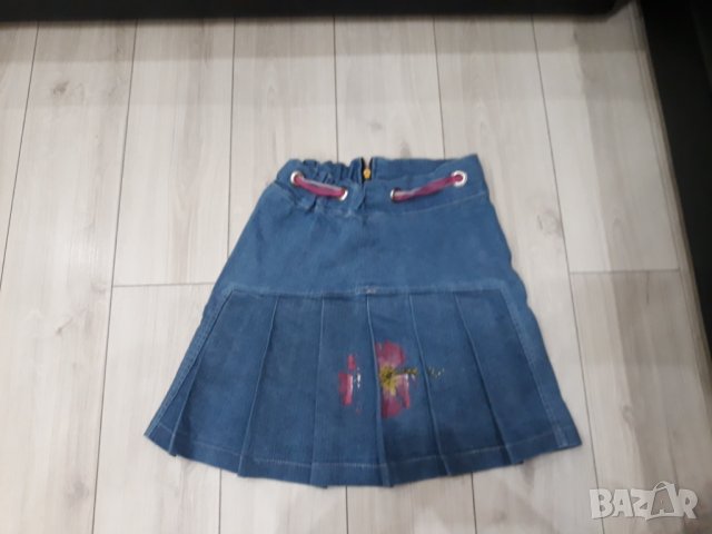 Детска синя дънкова пола с розови панделки и цветя марка Emery Гръцка, снимка 2 - Детски рокли и поли - 23570030