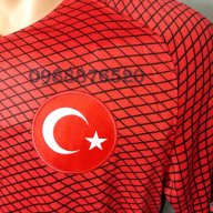 ПРОМО Турция домакинска червена тениска 2016/18, снимка 1 - Спортни дрехи, екипи - 14523644