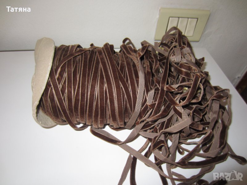 лента от  ВЕЛУР ; ВЕЛКР;,КОНЦИ ЗА ГОБЛЕНИ– ДMC И БЪЛГАРСКИ  /МУЛИНЕ/ ;ЛАСТИК, снимка 1