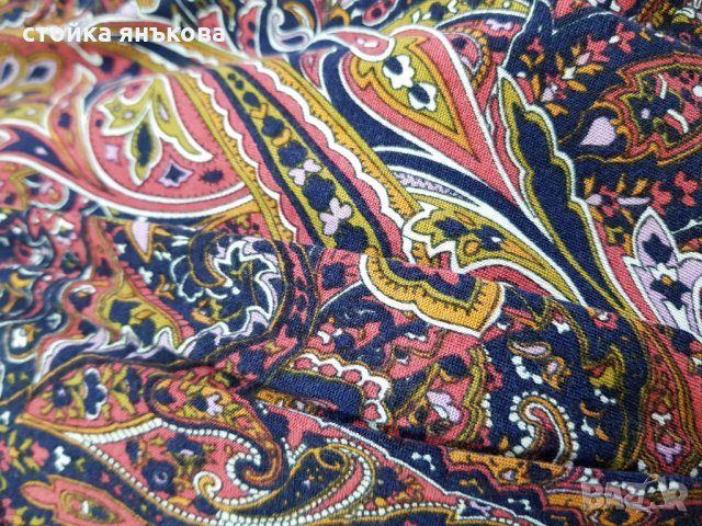 Продавам рокля на Зара много мека тънка с хубаво деколте., снимка 1