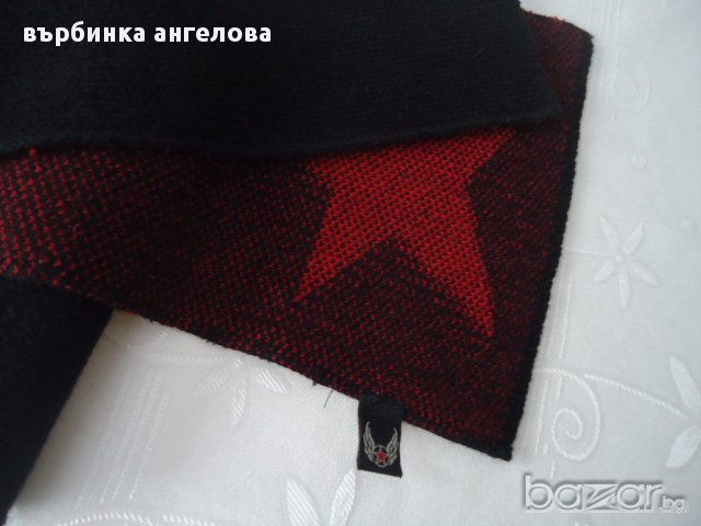 Уникален вълнен шал с червена звезда в единият край, снимка 2 - Шапки - 17051121