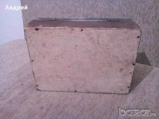 Старинна дървена кутия, снимка 4 - Антикварни и старинни предмети - 17833077