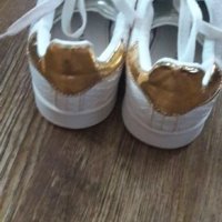 Бели кецове + подарък още 1бр, снимка 4 - Дамски ежедневни обувки - 24882103