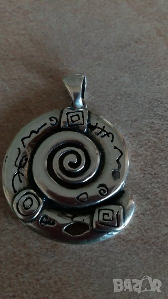 Сребърен медальон спирала със символи, снимка 1