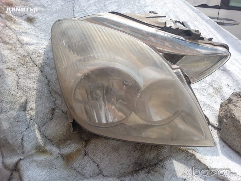 Десен фар за TOYOTA COROLLA VERSO 2002г, снимка 1