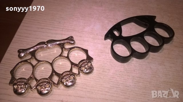 бокс в цвят злато с черепи-или черен дебел и масивен-11х7см