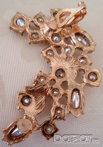 Шикозна обеца за дясно ухо от 9к попълнено злато с австрийски кристали 15 лв. , снимка 3 - Обеци - 7547222