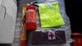 Комплект пожарогасител ,  аптека , триъгълник и жилетка, снимка 1 - Аксесоари и консумативи - 17694810