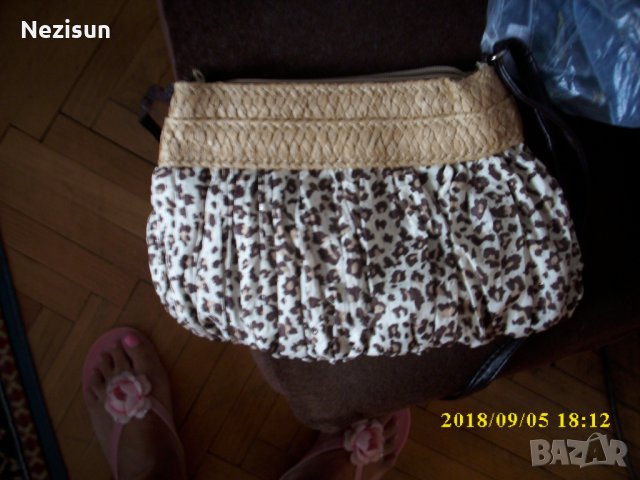 Дамска чантичка, снимка 2 - Чанти - 22648302