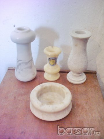 Стари мраморни вази 