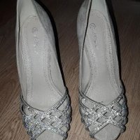Дамски обувки на ток, снимка 2 - Други - 21873591