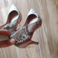 Bershka, снимка 4 - Дамски обувки на ток - 21495908