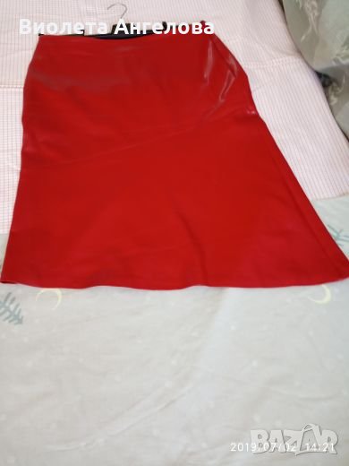 Кожена червена пола, снимка 1