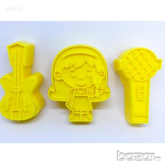 Китара микрофон момиче с близалка 3 пластмасови релефни резци форми сладки бисквитки резец форма, снимка 1