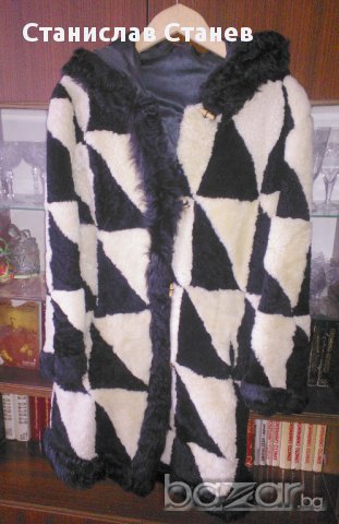 Продавам ефектен  дамски кожух, снимка 2 - Палта, манта - 9721917
