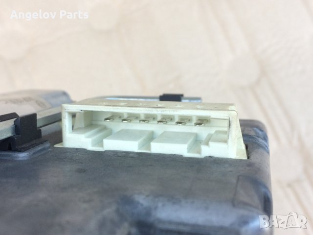 Моторчето на шибидаха за VW Golf 3, снимка 3 - Части - 23402691