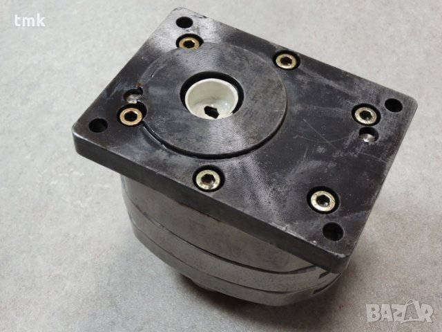 Хидравлична помпа ORSTA A25 R, снимка 3 - Резервни части за машини - 24843440