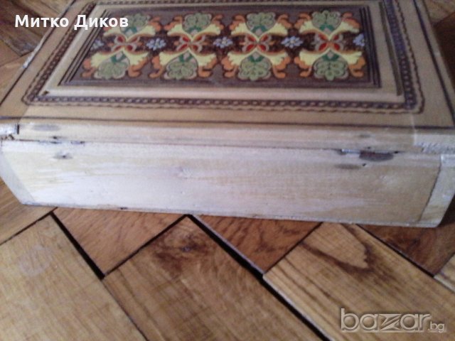 Дървена кутия 4 шарки стара , снимка 3 - Декорация за дома - 18605426