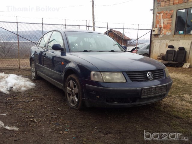 Фолксваген Пасат 2.3 VR5 на части, снимка 3 - Автомобили и джипове - 17395123