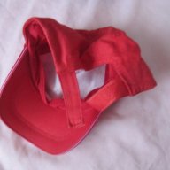 Червена шапка с козирка, снимка 3 - Шапки, шалове и ръкавици - 18589285