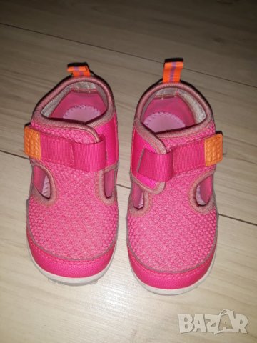 Оригинални Розови обувки марка Reebok за момиче , снимка 1