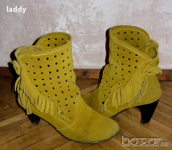 Боти от естествен велур в цвят горчица
