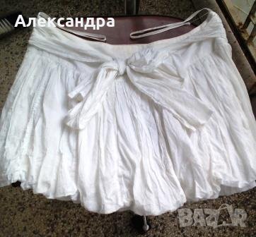 Две еднакви полички - бяла и черна, снимка 2 - Поли - 21891001