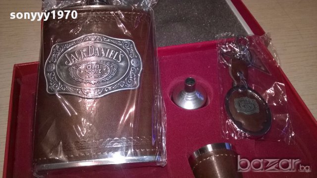 Jack daniels-Луксозен подаръчен комплект-24/18/4см, снимка 8 - Антикварни и старинни предмети - 16432356