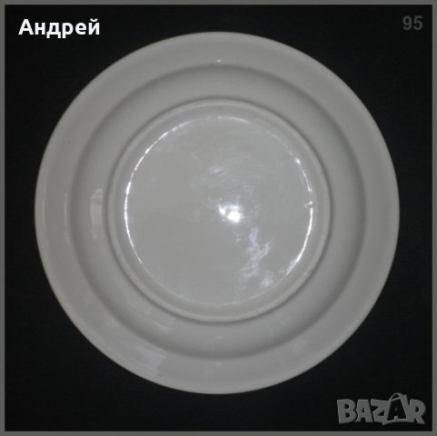 Голяма плоска порцеланова чиния за сервиране с широк кант-фолклорна шевица, снимка 3 - Чинии - 23092401