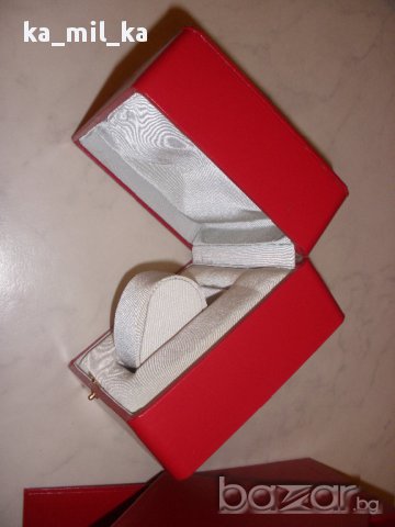 Кутия от часовник Valentino - Червена, снимка 5 - Други - 10300152