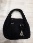 Малка черна чанта с цветя с къси дръжки , снимка 1 - Чанти - 23625810