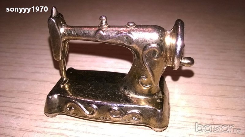 Мини ретро колекция-шевна машина-5х4х2.5см-внос швеицария, снимка 1