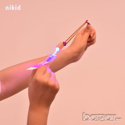 Светеща Стрела LED многоцветен Хеликоптер Прашка със светеща светлина стрелички изстрелвачка , снимка 3 - Рисуване и оцветяване - 15679151