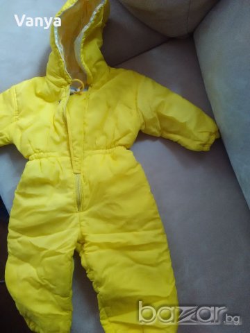 Жълт космонавт, снимка 1 - Бебешки якета и елеци - 20715773