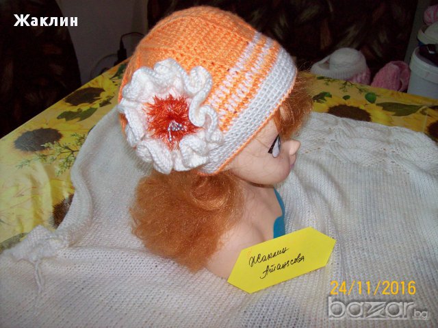 Плетени детски шапки и шалове