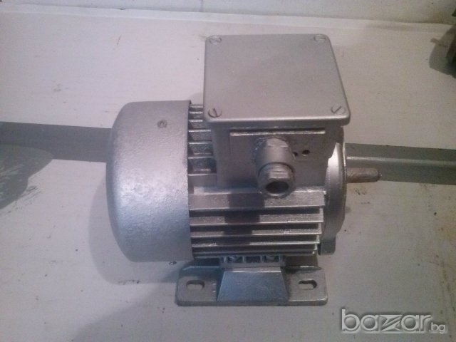 3 бр трифазни малки ел мотори + 1 монофазен, снимка 4 - Други машини и части - 14688394
