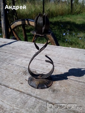 Свещник от  ковано желязо, снимка 1 - Антикварни и старинни предмети - 16810906