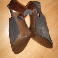 Нови Луксозни дамски сандали Stuart Weitzman, снимка 4 - Сандали - 20834747