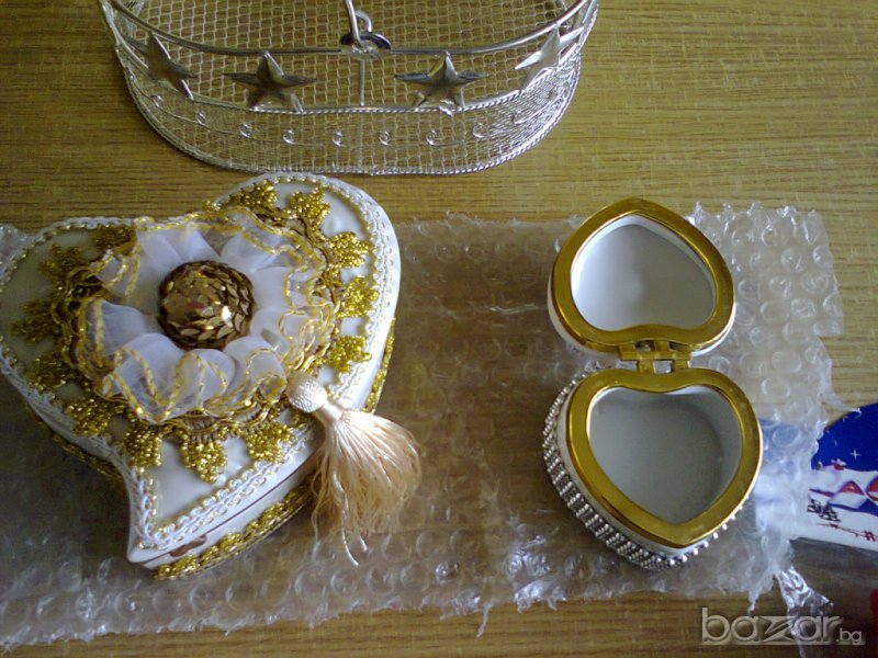 КИТАЙСКА ПОРЦЕЛАНОВА КУТИЯ ЗА БИЖУТА, снимка 1