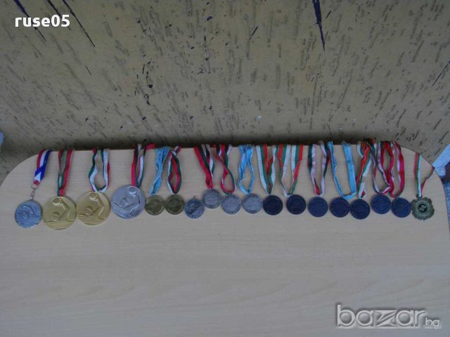 Лот от 18 бр. медала от плувни спортове, снимка 1 - Други ценни предмети - 15038650