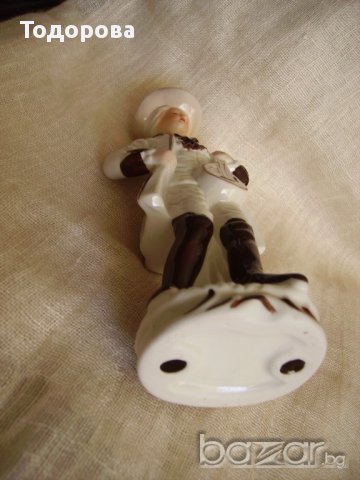 Продавам порцеланова изящна порцеланов фигура, снимка 5 - Антикварни и старинни предмети - 12897528