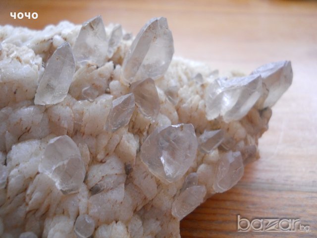 планински кристал във фелдшпат