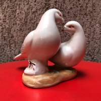 Порцеланова композиция двойка бели пощенски гълъби!, снимка 1 - Статуетки - 24281349