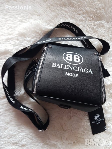 Намалена чанта Balenciaga, снимка 1