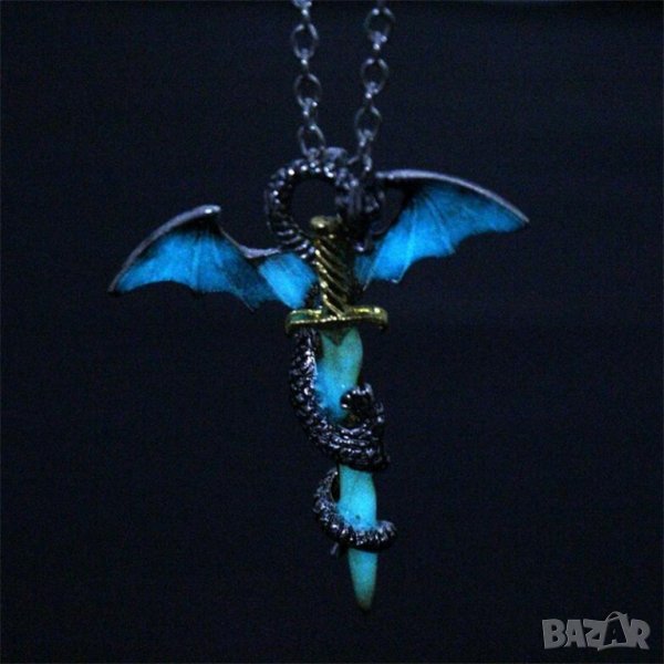 Game Of Thrones колие светещо в тъмното(Златен меч + Синя Светлина), снимка 1