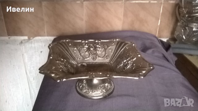 посребрена метална купа в ретро стил, снимка 1 - Антикварни и старинни предмети - 23743593